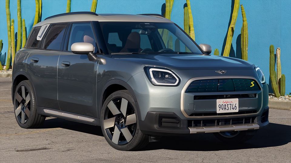 ALL-ELECTRIC MINI COUNTRYMAN.
