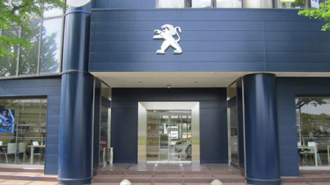 プジョー名古屋名東